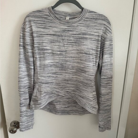 Lululemon fitted long sleeve - Picture 1 of 6